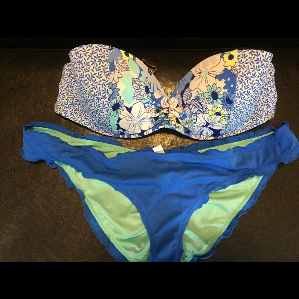 Victoria’s Secret bikini top & bottom blue floral